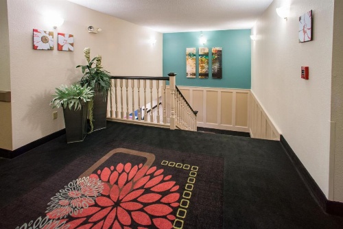 Northfield Inn Suites and Conference Center image 45