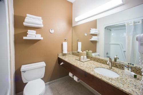 Northfield Inn Suites and Conference Center image 46